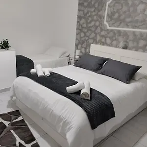 https://apt-house-luroke.taorminaitalyhotels.com